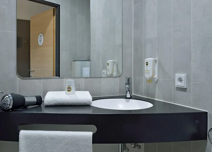 מלון B&B Hotel Idar-Oberstein 3*